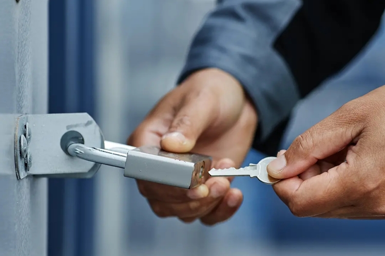 Güvenlik Kilidi Montajı